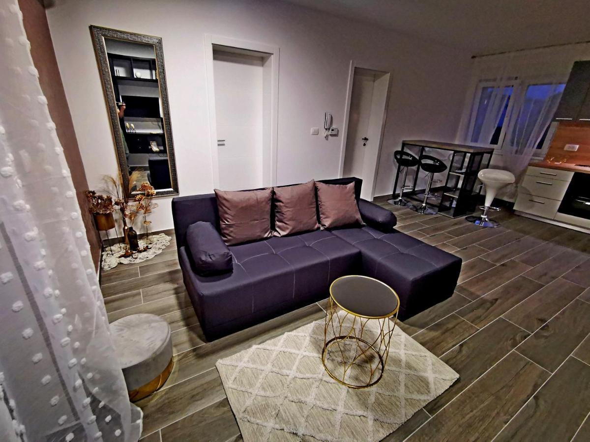 Golden - Self Check In Apartment Osijek Exterior photo