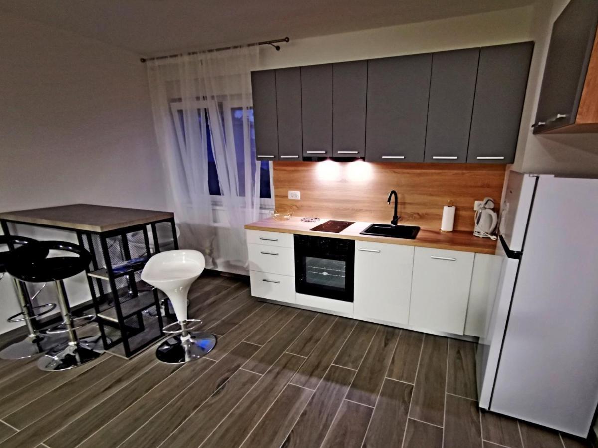 Golden - Self Check In Apartment Osijek Exterior photo