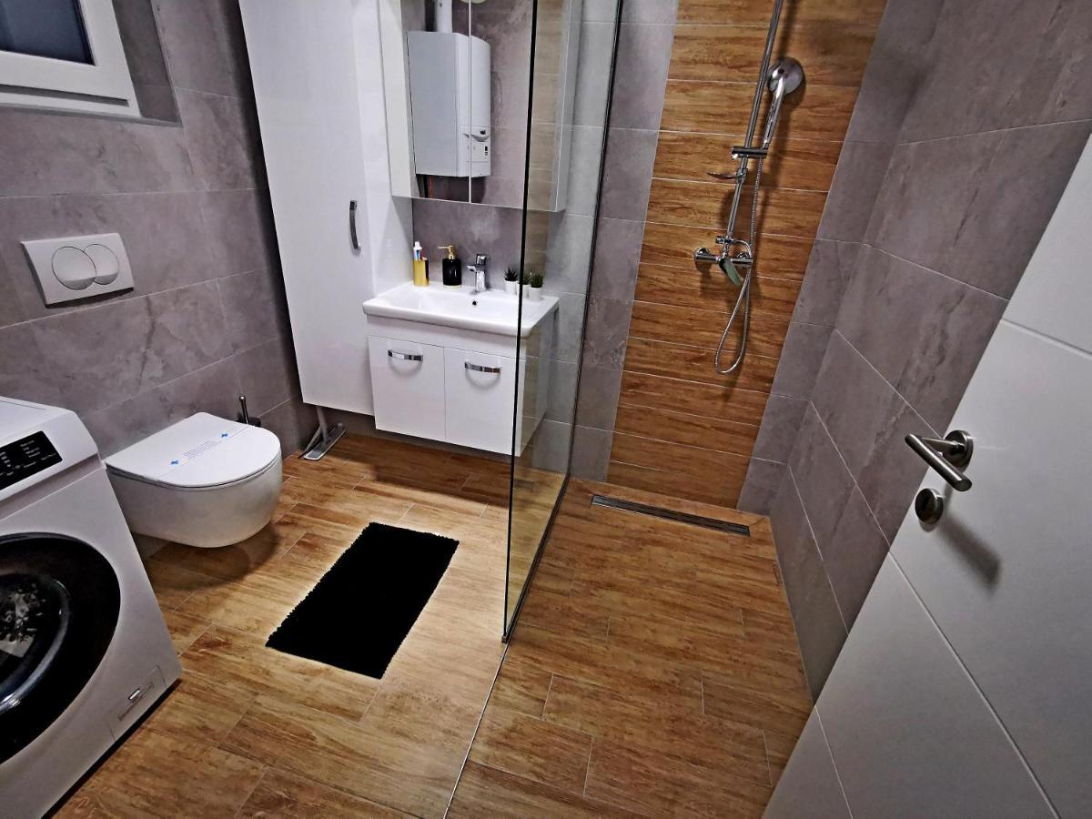 Golden - Self Check In Apartment Osijek Exterior photo